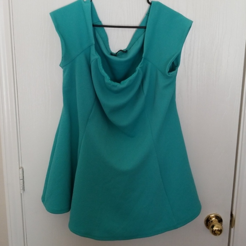 Fit to figure peplum shirt
